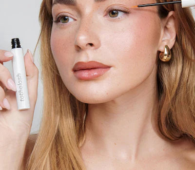 Eyelash serum in the morning or at night: which is the best time to apply it?